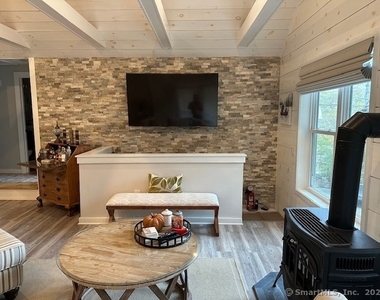 880 Wakefield Boulevard - Photo Thumbnail 7