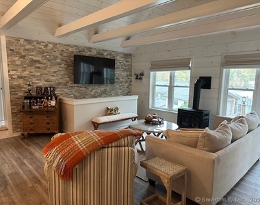 880 Wakefield Boulevard - Photo Thumbnail 8