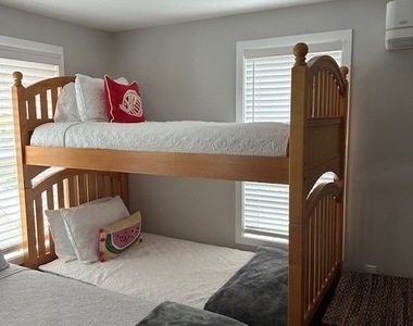880 Wakefield Boulevard - Photo Thumbnail 16