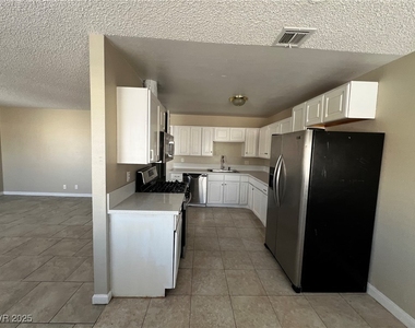 6941 Appleton Drive - Photo Thumbnail 8
