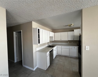 6941 Appleton Drive - Photo Thumbnail 9