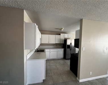 6941 Appleton Drive - Photo Thumbnail 7