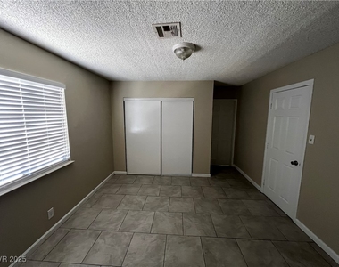 6941 Appleton Drive - Photo Thumbnail 12