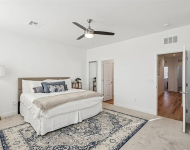10520 Prospering Valley Way - Photo Thumbnail 5