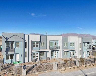 10520 Prospering Valley Way - Photo Thumbnail 7