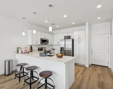 10515 Prospering Valley Way - Photo Thumbnail 3