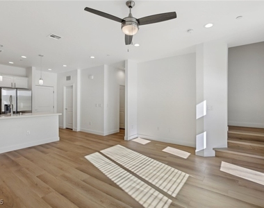 10511 Blossoming Hills Way - Photo Thumbnail 1