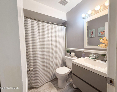 73 Maple Avenue - Photo Thumbnail 18