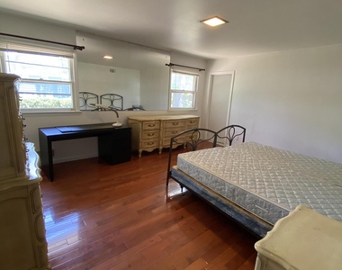 275 Garfield Avenue - Photo Thumbnail 7