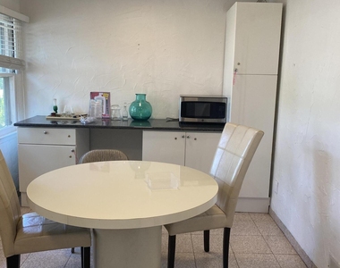 275 Garfield Avenue - Photo Thumbnail 4