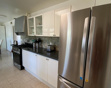 275 Garfield Avenue - Photo Thumbnail 3