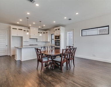 722 Resort Drive - Photo Thumbnail 3
