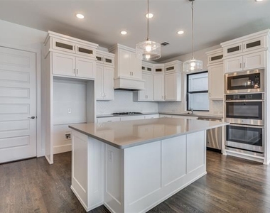 722 Resort Drive - Photo Thumbnail 7