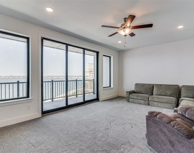 722 Resort Drive - Photo Thumbnail 13