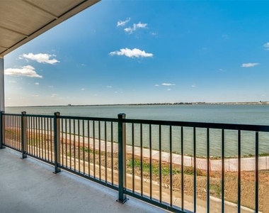 722 Resort Drive - Photo Thumbnail 21