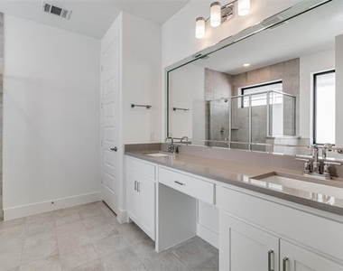 722 Resort Drive - Photo Thumbnail 10