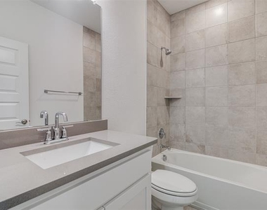 722 Resort Drive - Photo Thumbnail 17