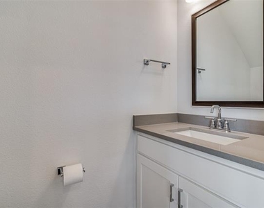 722 Resort Drive - Photo Thumbnail 15