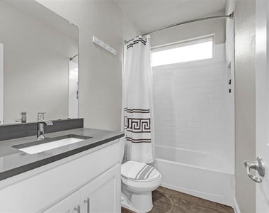 1120 Gillespie Drive - Photo Thumbnail 20