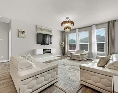 1120 Gillespie Drive - Photo Thumbnail 12