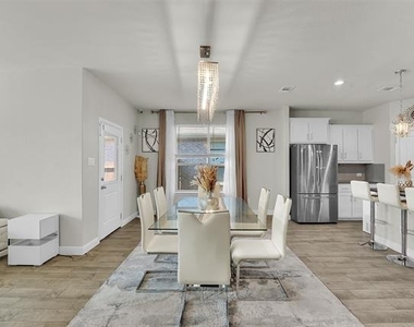 1120 Gillespie Drive - Photo Thumbnail 9