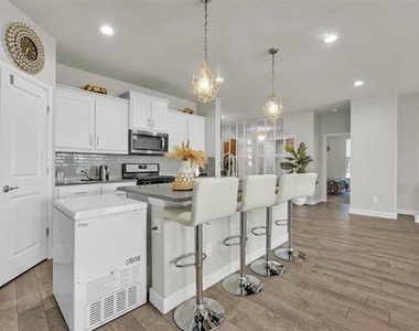 1120 Gillespie Drive - Photo Thumbnail 6