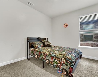 1120 Gillespie Drive - Photo Thumbnail 19