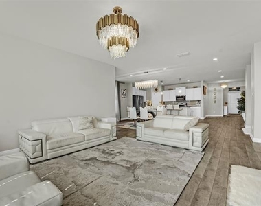 1120 Gillespie Drive - Photo Thumbnail 11