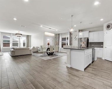 1120 Gillespie Drive - Photo Thumbnail 8