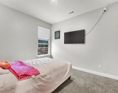 1120 Gillespie Drive - Photo Thumbnail 18
