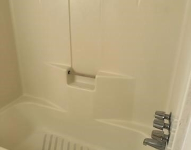 1932 Erin Drive - Photo Thumbnail 5