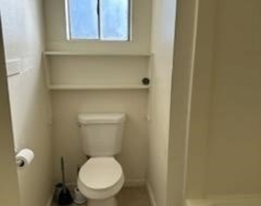 1932 Erin Drive - Photo Thumbnail 6