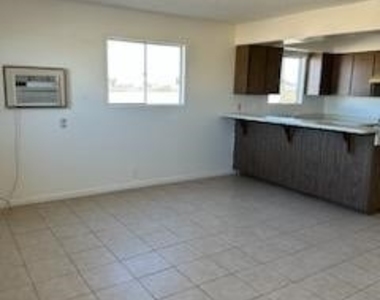 1932 Erin Drive - Photo Thumbnail 2