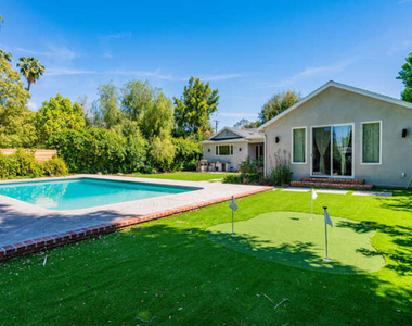 5907 Jumilla Avenue - Photo Thumbnail 11