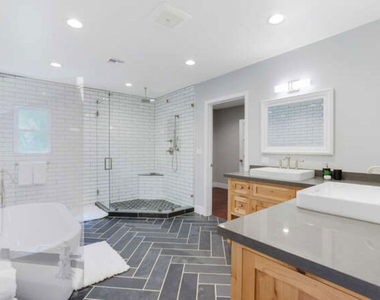 5907 Jumilla Avenue - Photo Thumbnail 7