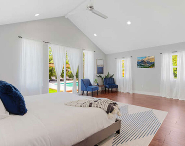 5907 Jumilla Avenue - Photo Thumbnail 15