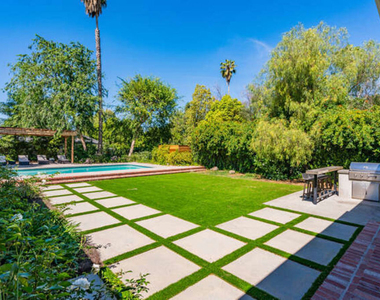 5907 Jumilla Avenue - Photo Thumbnail 1