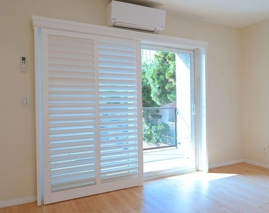 9005 Cynthia Street - Photo Thumbnail 13