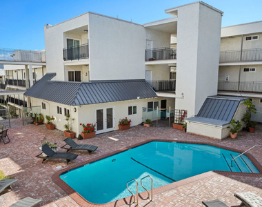 9005 Cynthia Street - Photo Thumbnail 20