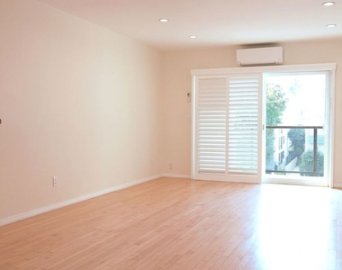 9005 Cynthia Street - Photo Thumbnail 3