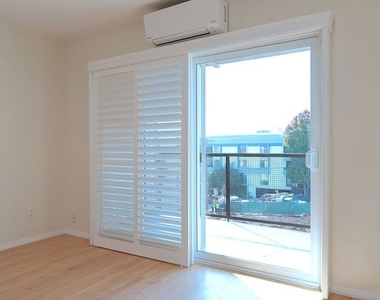9005 Cynthia Street - Photo Thumbnail 14