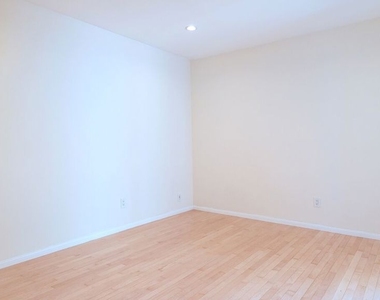9005 Cynthia Street - Photo Thumbnail 9