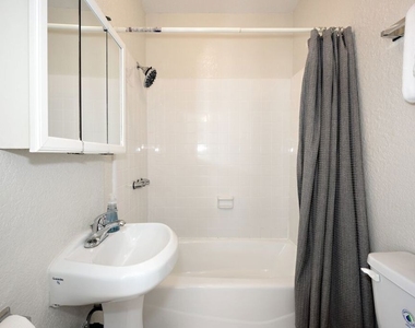 26 Breeze Avenue - Photo Thumbnail 13