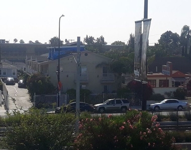 5017 Crenshaw Boulevard - Photo Thumbnail 7