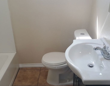 5017 Crenshaw Boulevard - Photo Thumbnail 10
