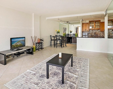 2121 N Ocean Boulevard - Photo Thumbnail 5