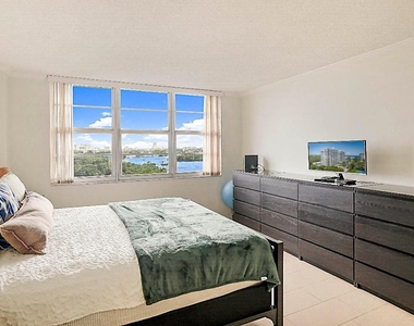 2121 N Ocean Boulevard - Photo Thumbnail 14