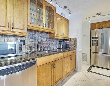 2121 N Ocean Boulevard - Photo Thumbnail 10