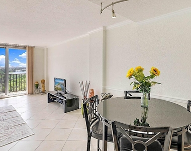 2121 N Ocean Boulevard - Photo Thumbnail 7