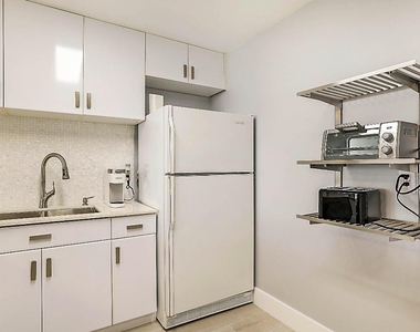 2121 N Ocean Boulevard - Photo Thumbnail 17